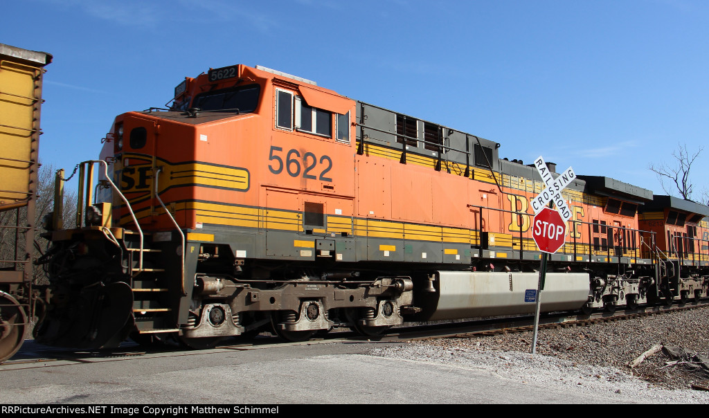 BNSF 5622